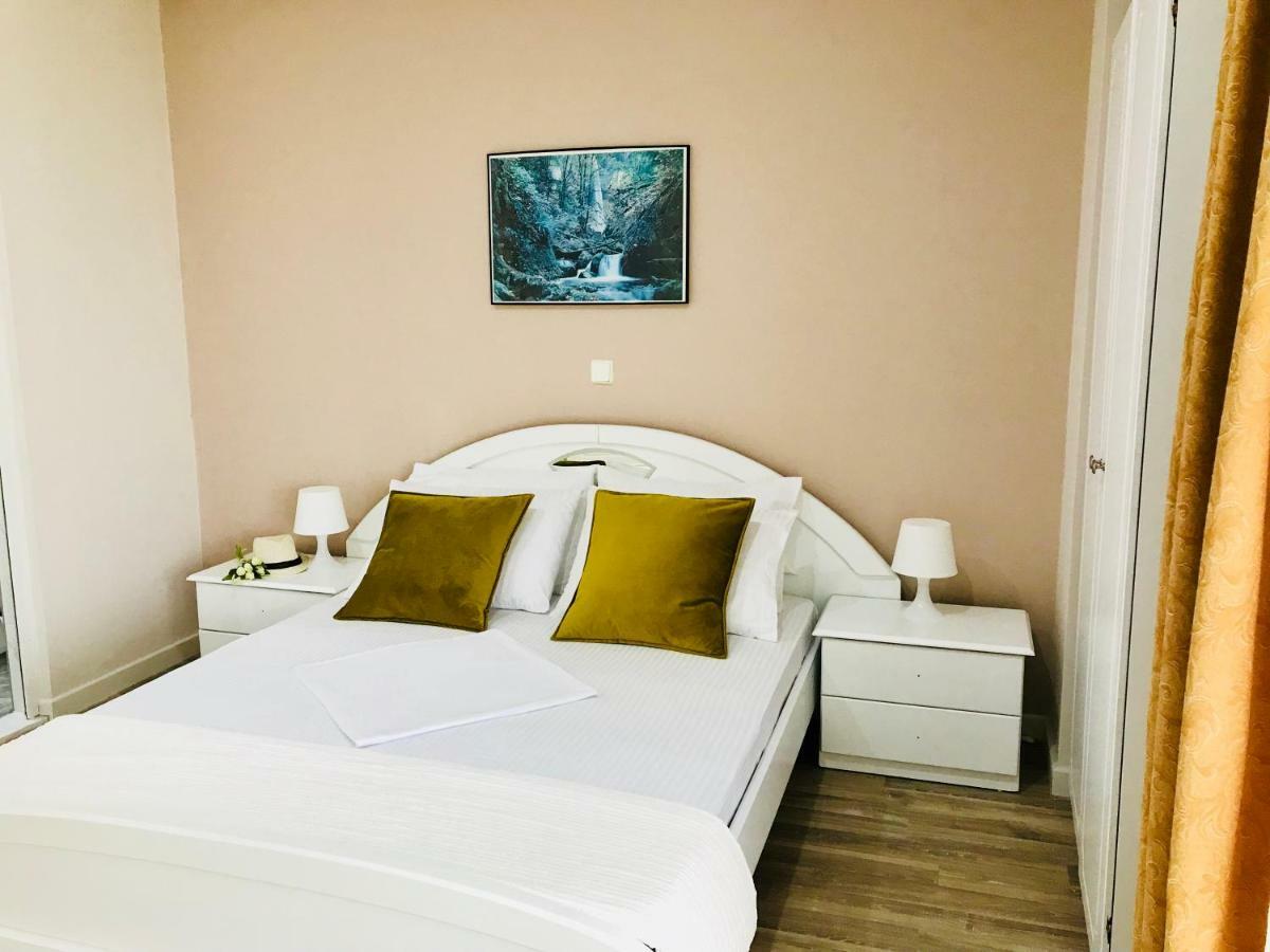 Joy Hotel 2*